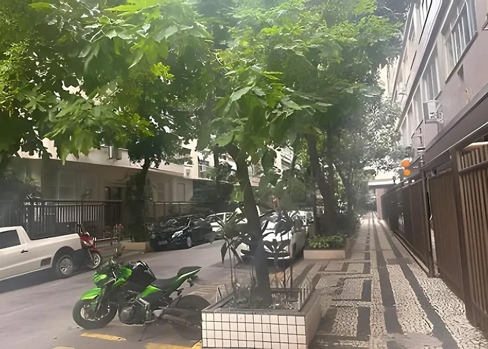 Apto Luxuoso, 50 Mts Da Praia Em Copacabana Para 6